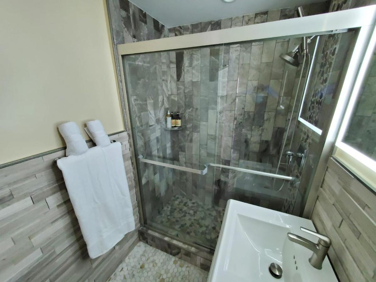 Just Renovated 3 Br/2Bath/ Parking+ Downtown View Lejlighed Atlanta Eksteriør billede