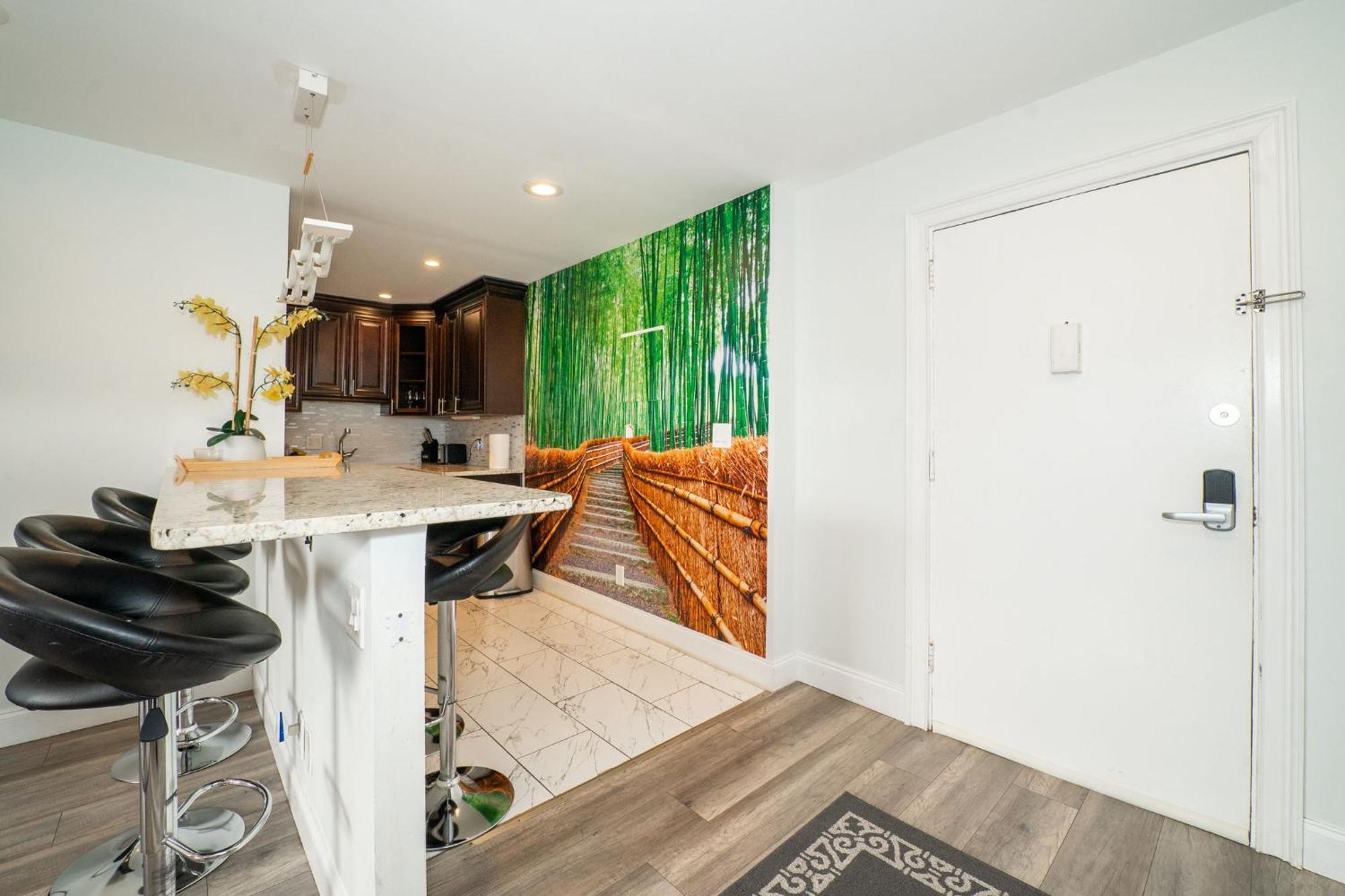 Just Renovated 3 Br/2Bath/ Parking+ Downtown View Lejlighed Atlanta Eksteriør billede